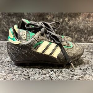 Adidas Diego Soccer cleats #015258 Size 10.5 Boy Black/White/Green "vintage"